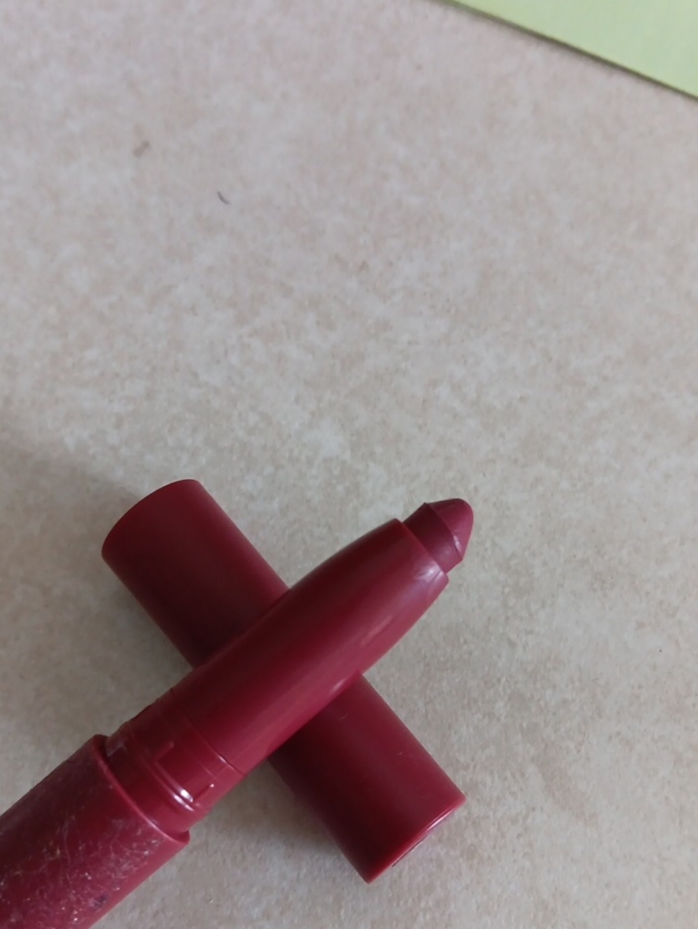 Maybelline Lip Crayon in Berry Rose New.